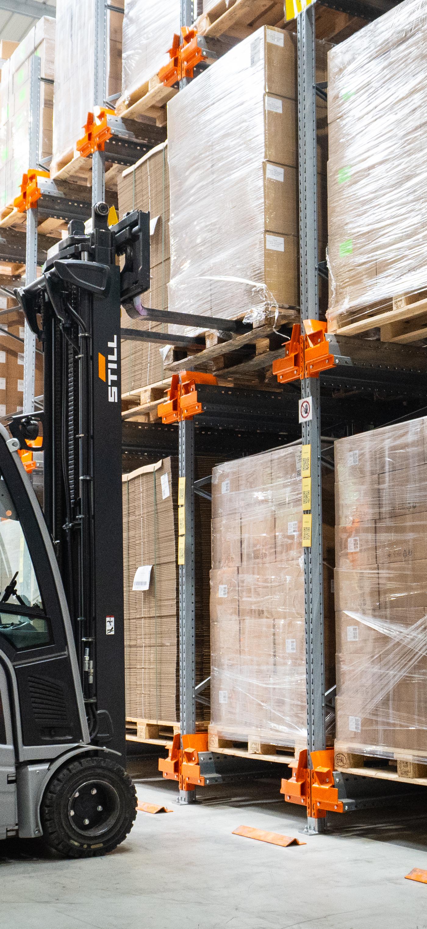 Lager der Urhan Logistics mit Shuttle-Anlage